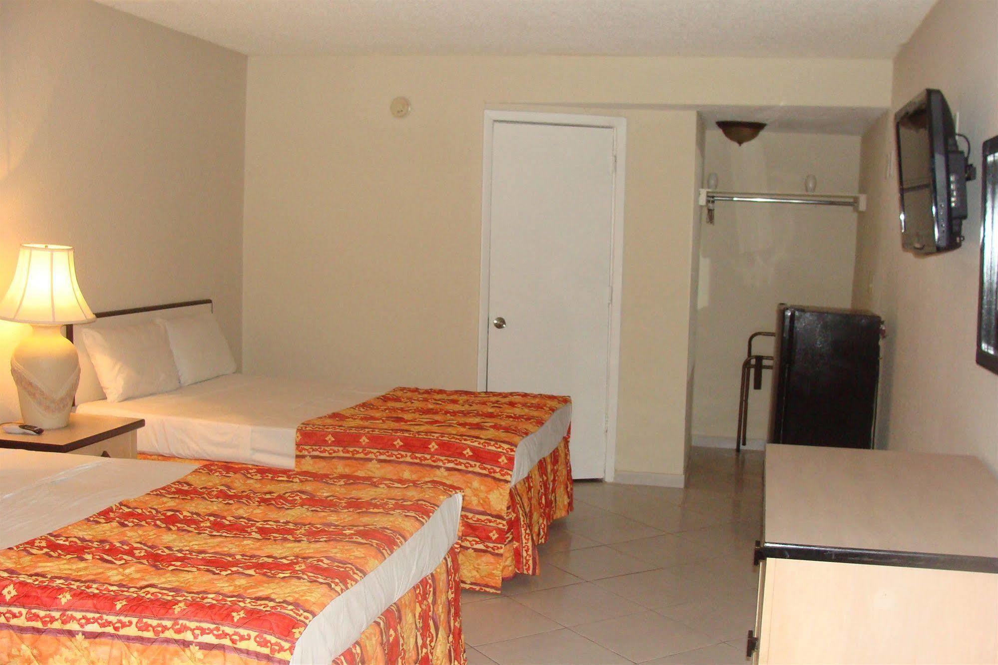 Motel Sevilla Kissimmee- Near Disney Kissimmee