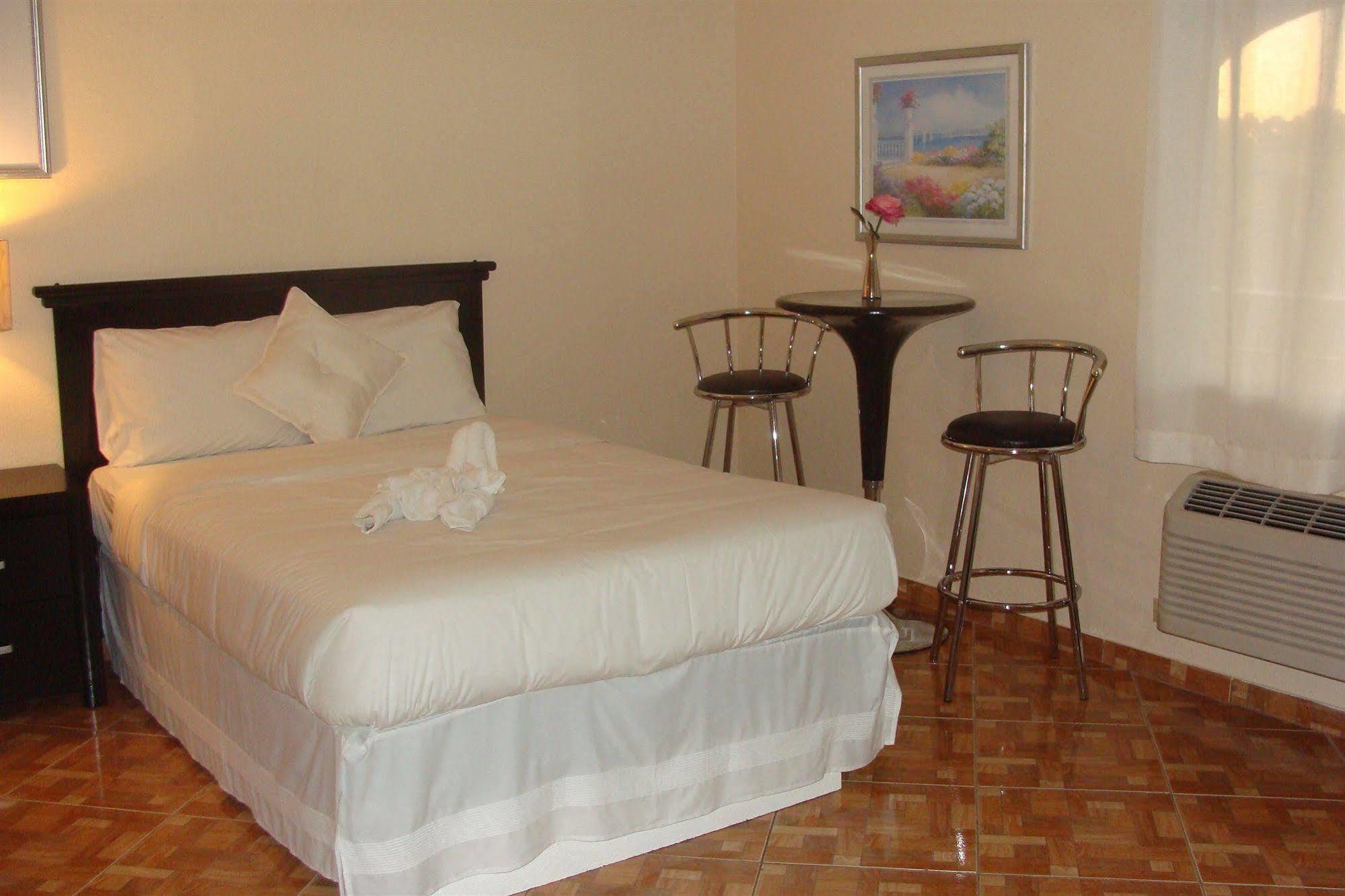 Sevilla Kissimmee- Near Disney Motel 2*